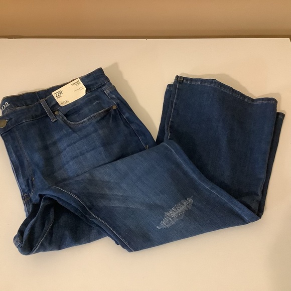 a.n.a Size 22W High Rise Flare Jeans. New With Tags - Picture 9 of 12